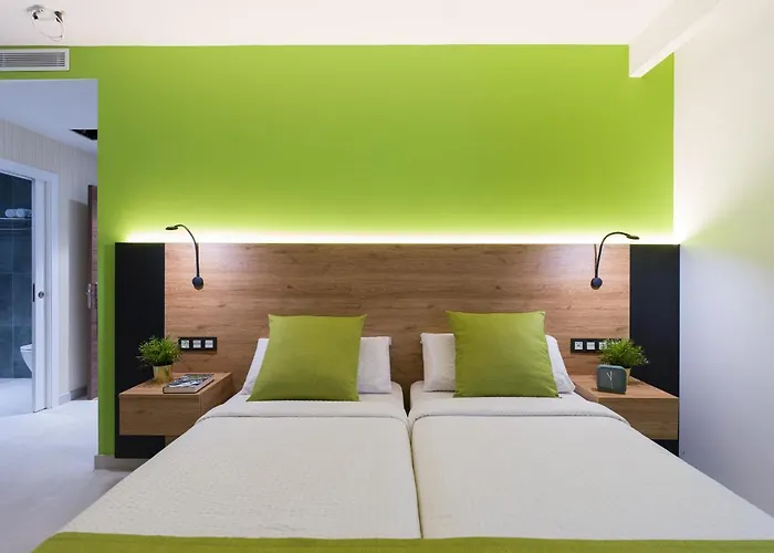 Mg Poniente Hotel