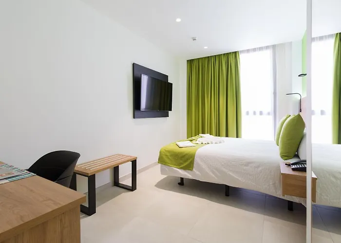 Hotel Mg Poniente