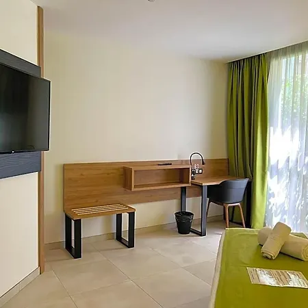 Mg Poniente Otel 3*