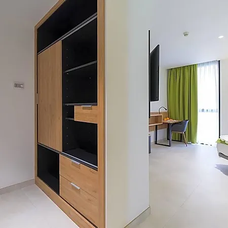 Mg Poniente Hotel