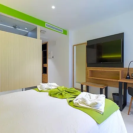 Hotel Mg Poniente