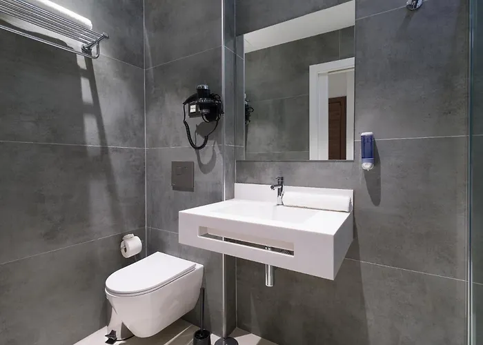 Mg Poniente Hotel 3*